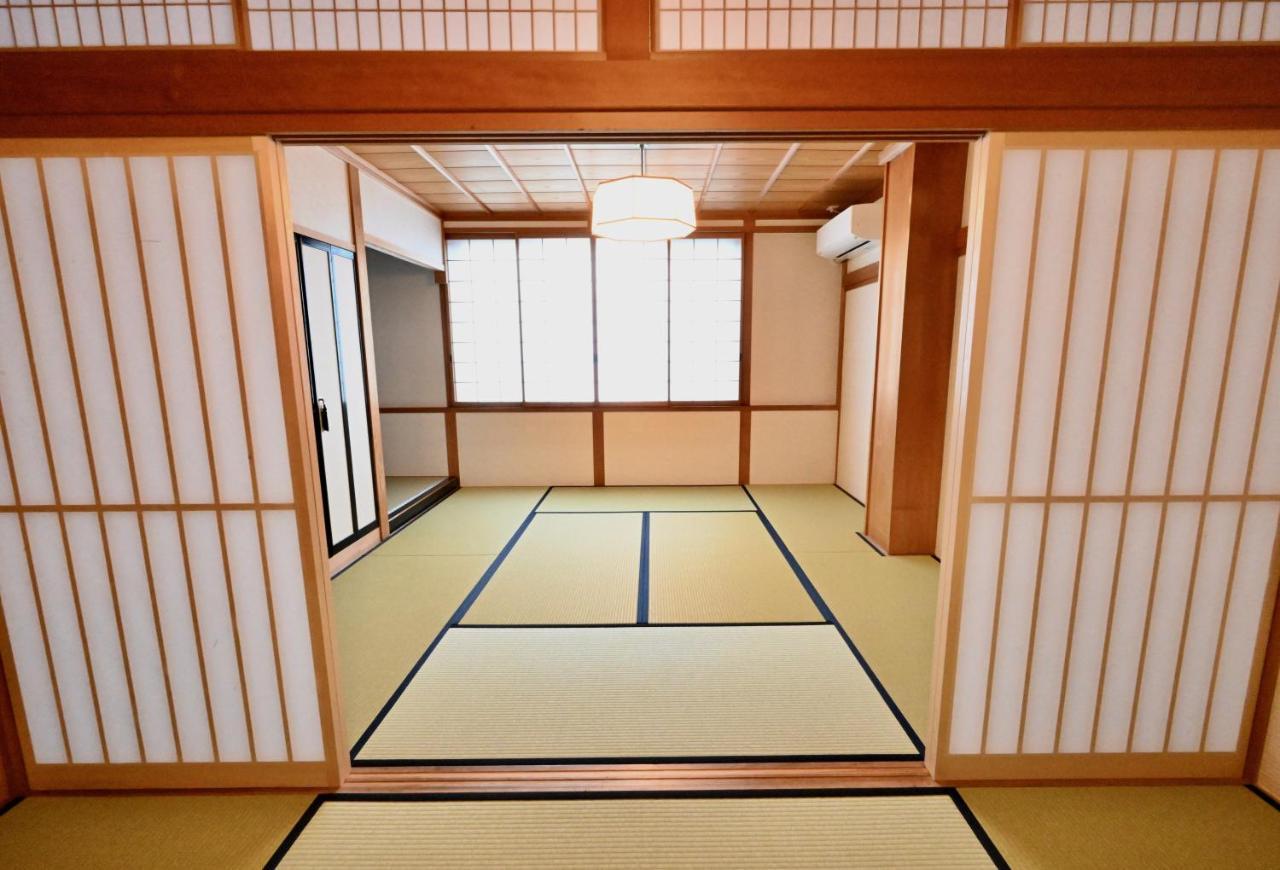 Manabi-Stay Takayama Sakura 提携駐車場利用可 古い町並みまで徒歩1分 最大9名宿泊可能な一等地で人工温泉を楽しむ Takayama (Gifu) Exterior foto